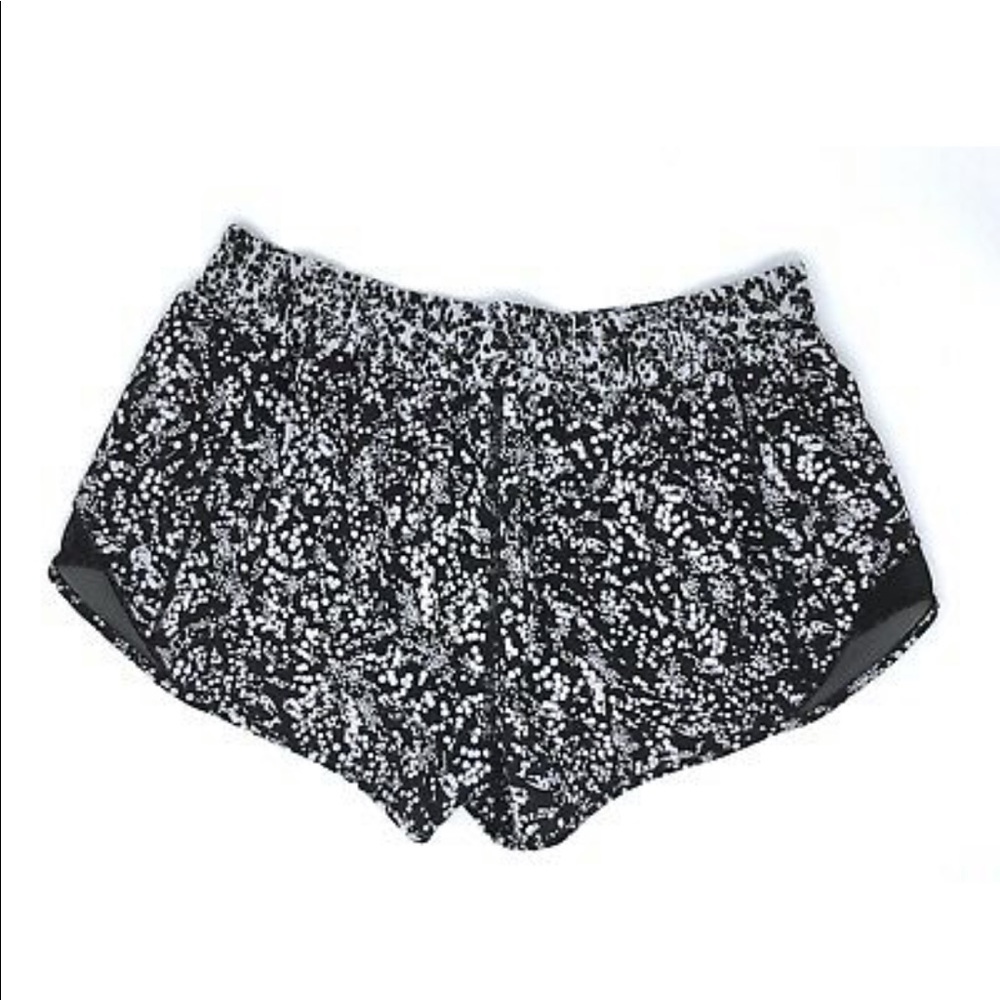 Lululemon Hotty Hot Short II *Long 4"